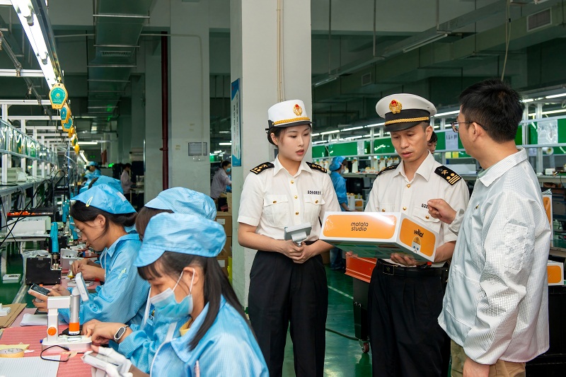 深圳AI显微镜：观万物 见世界
